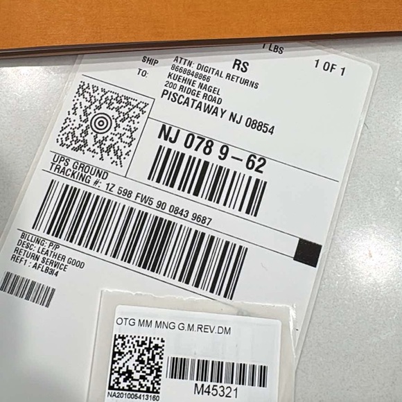 Louis Vuitton On The Go Tote MM - Picture 9 of 9